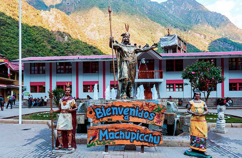 Machu Picchu town - Manco Capac Square